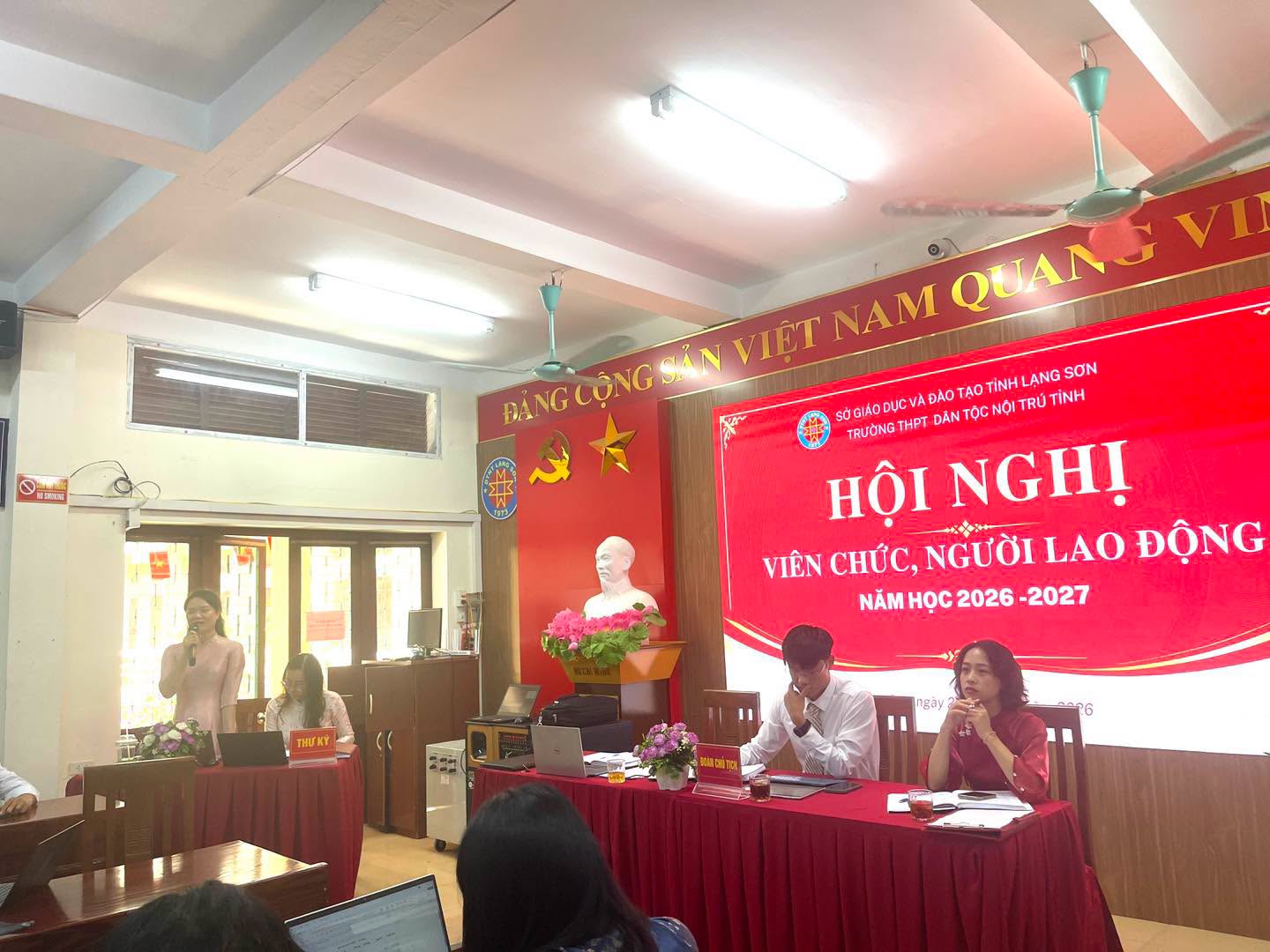Có thể là hình ảnh về văn bản